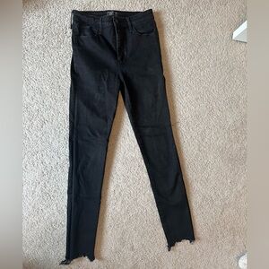 Abercrombie & Fitch Simone High Rise Skinny Ankle Jeans. Black. Size 6L.